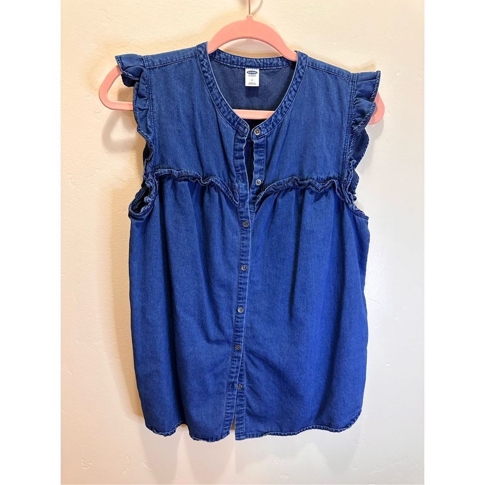 Old Navy Blue Denim Button Down Sleeveless Top Size Medium - Picture 1 of 4